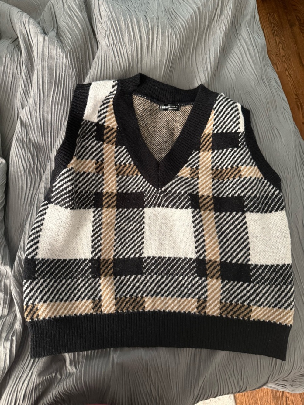 SHEIN Sweater Vest